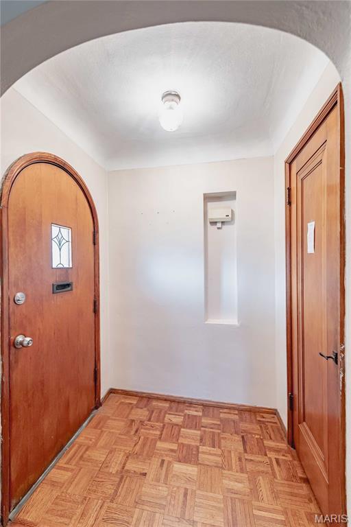713 Bellavilla Dr, Bella Villa, MO 63125 - photo 2