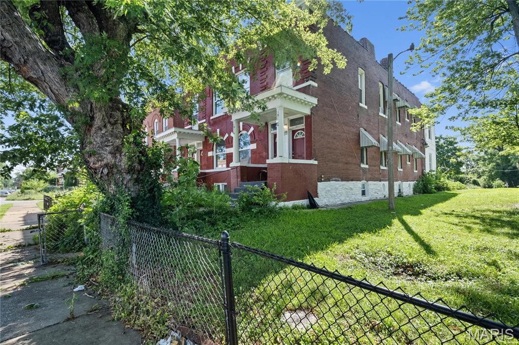 1916 Arlington Ave, Saint Louis, MO 63112 - photo 1