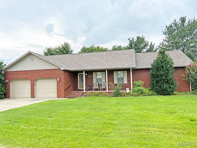 1209 Oakcrest Ln, Dexter, MO 63841 - photo 1