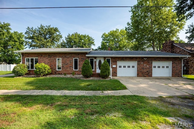 725 W Mill St, Staunton, IL 62088 - photo 1