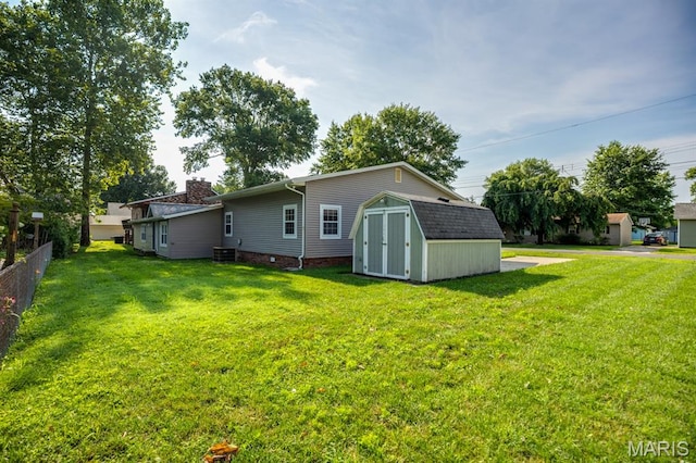 725 W Mill St, Staunton, IL 62088 - photo 5