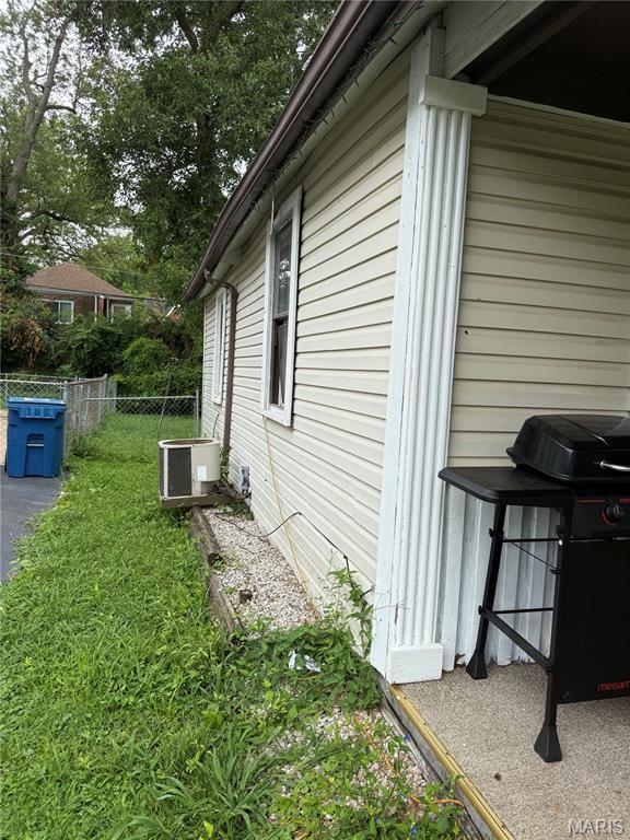 9060 Patrick Dr, St John, MO 63114 - photo 17