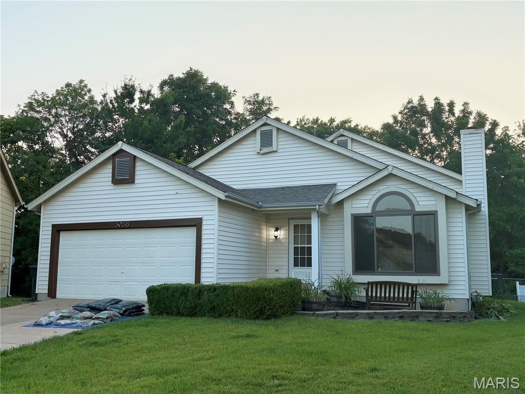 5088 Danielle Dr, Saint Charles, MO 63304 - photo 1