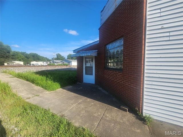 701 S Maple St, Staunton, IL 62088 - photo 2