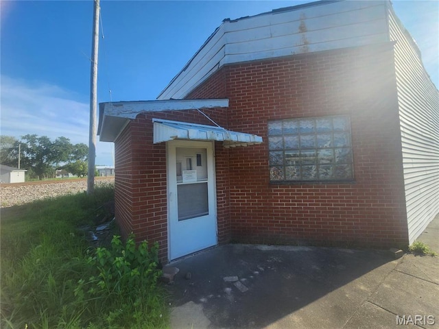 701 S Maple St, Staunton, IL 62088 - photo 3