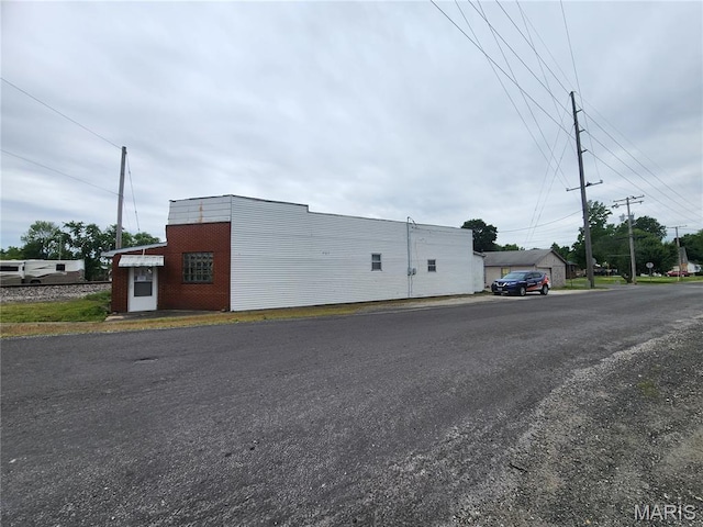 701 S Maple St, Staunton, IL 62088 - photo 12