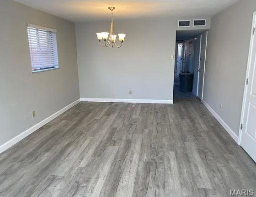 7327 Hampshire Dr, Saint Louis, MO 63109 - photo 5