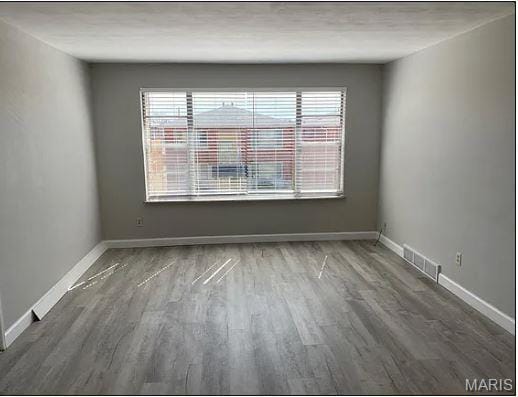 7327 Hampshire Dr, Saint Louis, MO 63109 - photo 6