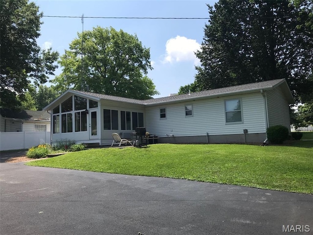 417 E E Un, Nokomis, IL 62075 - photo 5