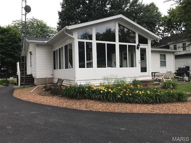 417 E E Un, Nokomis, IL 62075 - photo 6