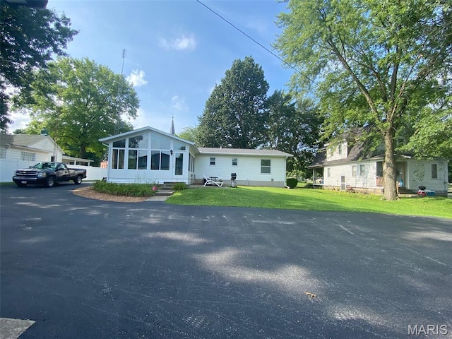 417 E E Un, Nokomis, IL 62075 - photo 7