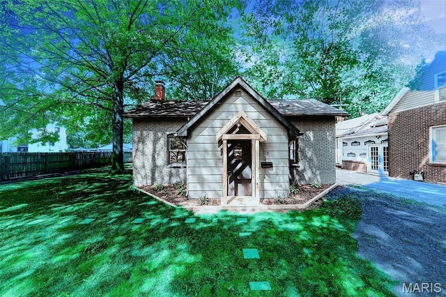 319 N Union St, Staunton, IL 62088 - photo 1