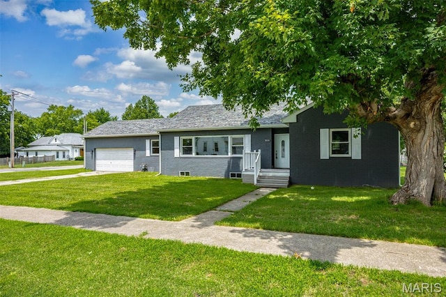 305 E Hauser St, Litchfield, IL 62056 - photo 1