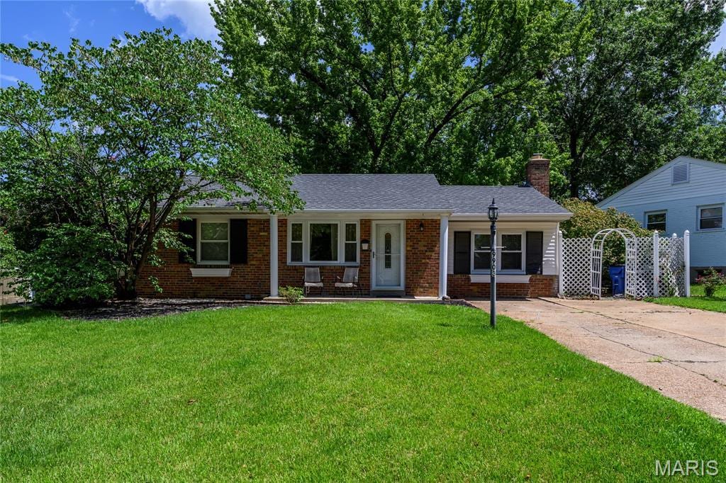 9903 Kenyon Ct, Saint Louis, MO 63119 - photo 1