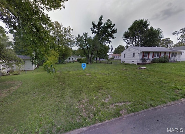 1106 NE Darr Dr, Saint Louis, MO 63137 - photo 2