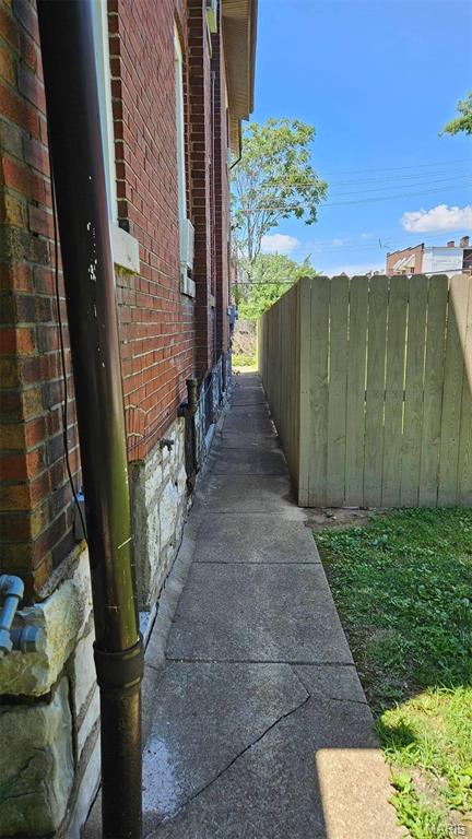 5209 S Broadway, Saint Louis, MO 63111 - photo 4
