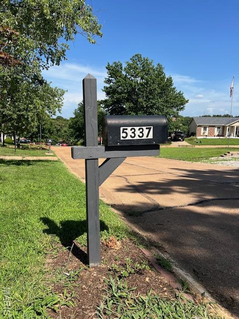 5337 Winthrop Dr, High Ridge, MO 63049 - photo 14