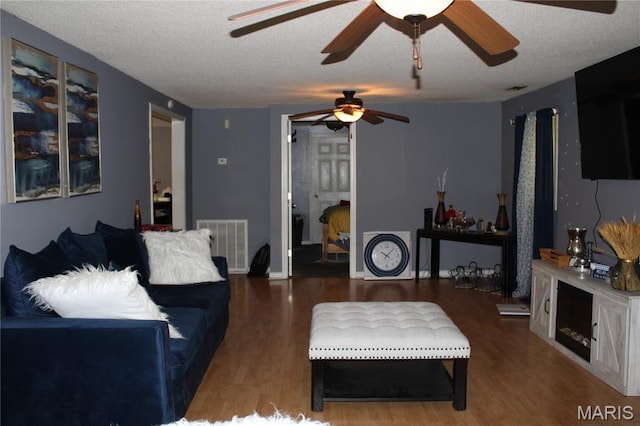 322 W 11th St, Caruthersville, MO 63830 - photo 3