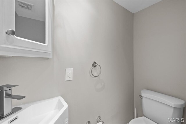 2438 Creve Coeur Mill Rd, Maryland Heights, MO 63043 - photo 8