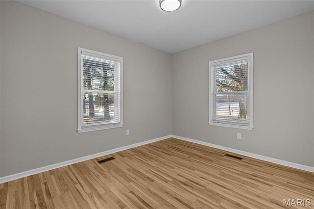 2438 Creve Coeur Mill Rd, Maryland Heights, MO 63043 - photo 12