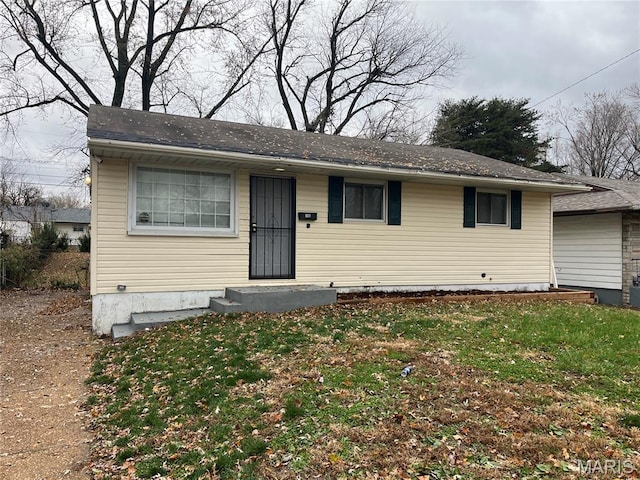 146 Roderick Dr, Saint Louis, MO 63137 - photo 1