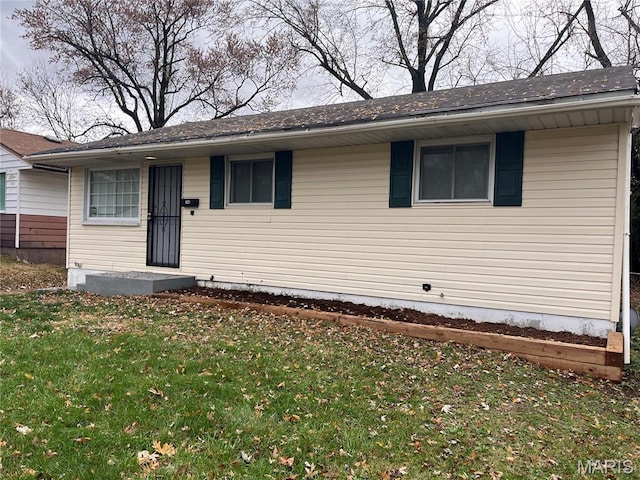 146 Roderick Dr, Saint Louis, MO 63137 - photo 2