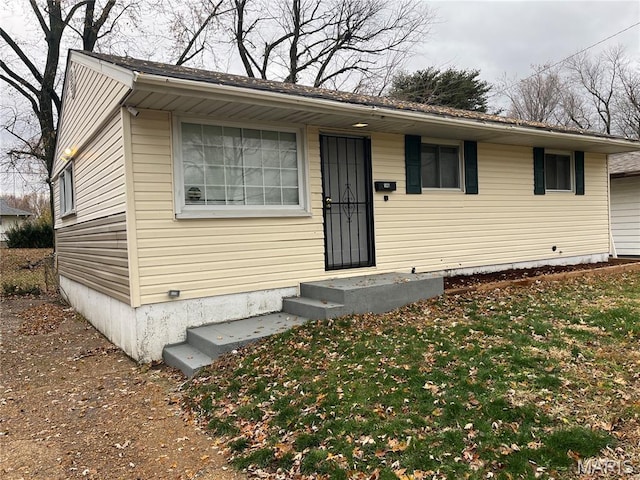 146 Roderick Dr, Saint Louis, MO 63137 - photo 3