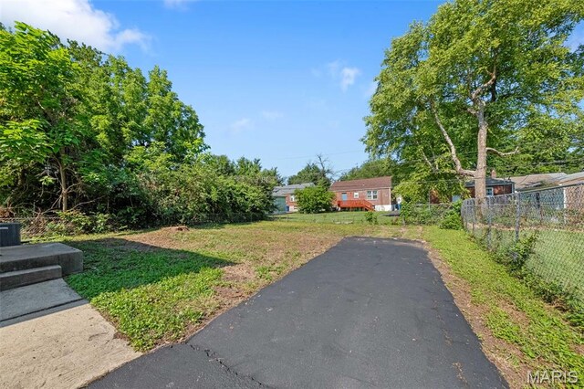 305 Henquin Dr, Ferguson, MO 63135 - photo 19