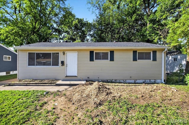 1050 Ozment Dr, Florissant, MO 63033 - photo 1
