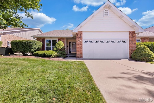 3184 Country Bluff Dr, Saint Charles, MO 63301 - photo 1