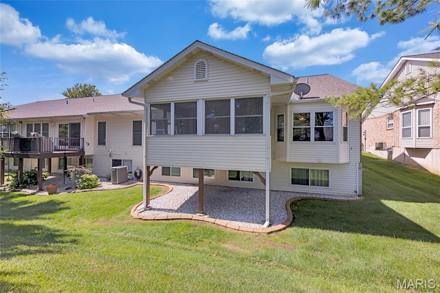 3184 Country Bluff Dr, Saint Charles, MO 63301 - photo 2