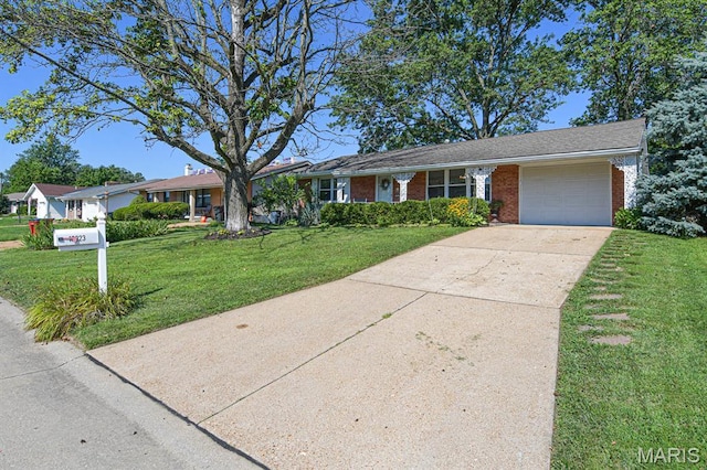 10923 Suanis Ct, Saint Louis, MO 63123 - photo 2