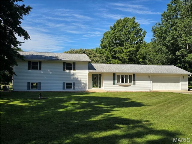 567 Lakecrest Trl, Hillsboro, IL 62049 - photo 1