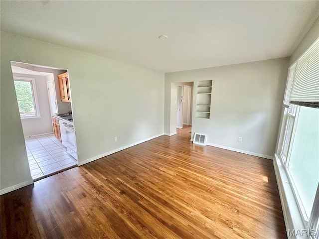 17 Montclair Ct, Florissant, MO 63033 - photo 2