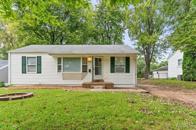 305 S Lafayette St, Florissant, MO 63031 - photo 1