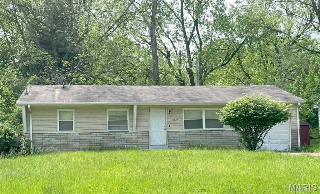 10129 Cavalier Ct, Ferguson Township, MO 63136 - photo 1