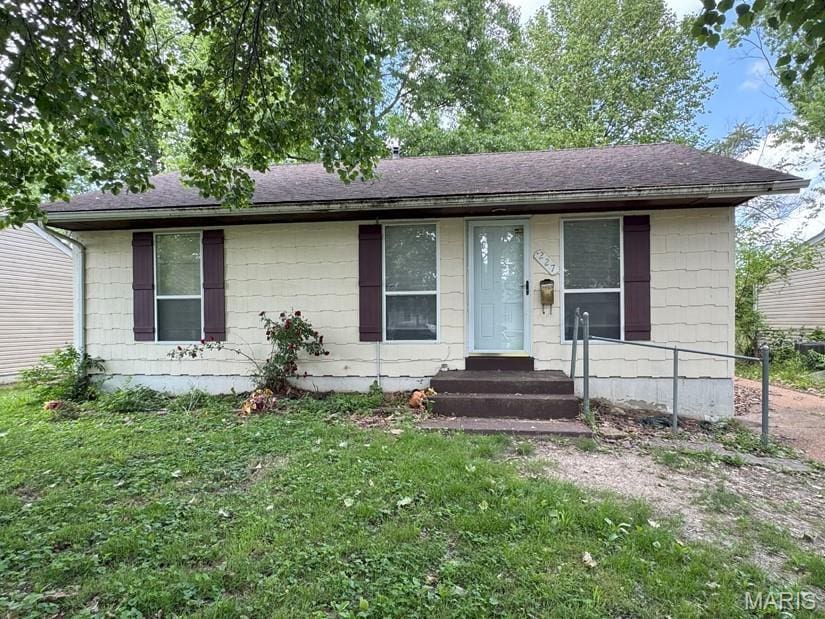 227 Presley Dr, Saint Ferdinand Township, MO 63137 - photo 1