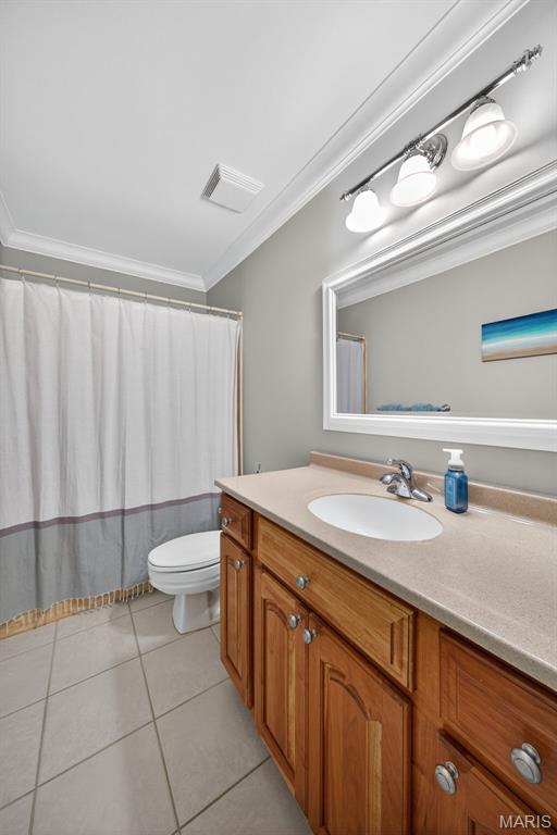 1124 S Charlemagne Dr, Lake St Louis, MO 63367 - photo 29