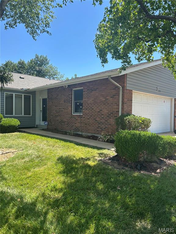 1723 Forest Hills Dr Unit F, Saint Charles, MO 63303 - photo 2