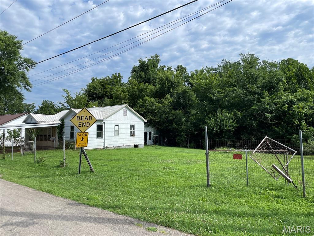 636 Daniels St, Piedmont, MO 63957 - photo 3
