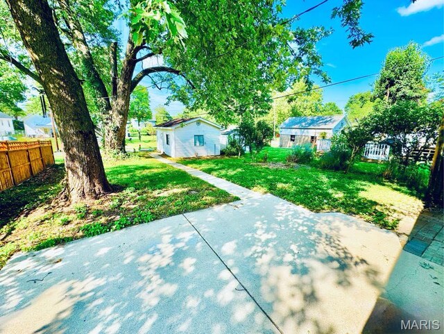 1513 8th St, Highland, IL 62249 - photo 15