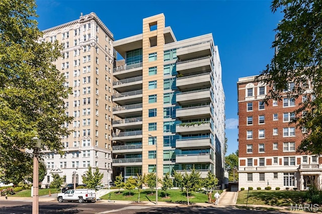 4545 Lindell Blvd Unit 10, Saint Louis, MO 63108 - photo 1