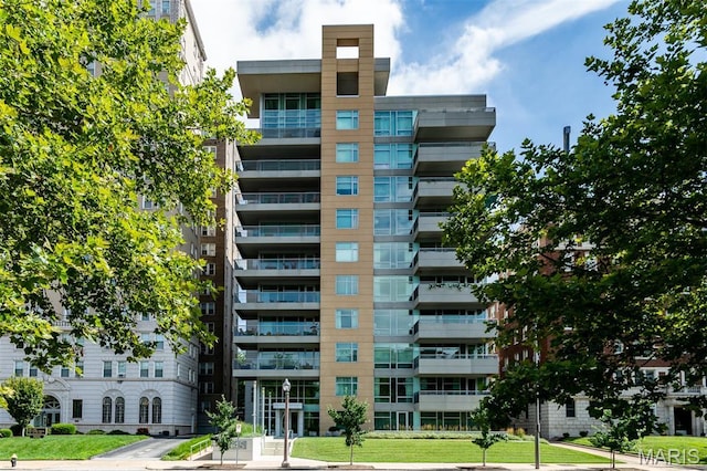 4545 Lindell Blvd Unit 10, Saint Louis, MO 63108 - photo 2