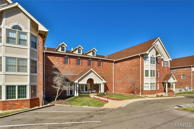 561 Sarah Ln Unit 107, Creve Coeur, MO 63141 - photo 1