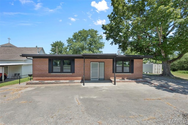 718 4th St E, Scott City, MO 63780 - photo 5