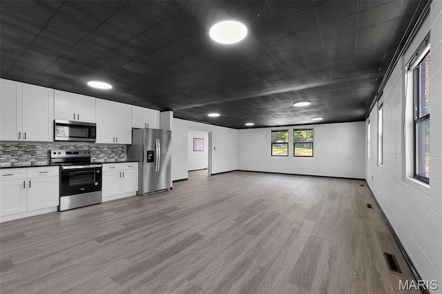 718 4th St E, Scott City, MO 63780 - photo 11