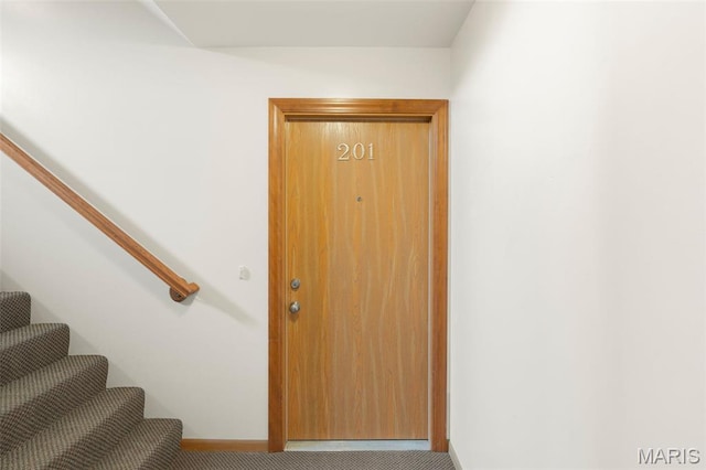 21 Village W Ct Unit 201, Washington, MO 63090 - photo 2