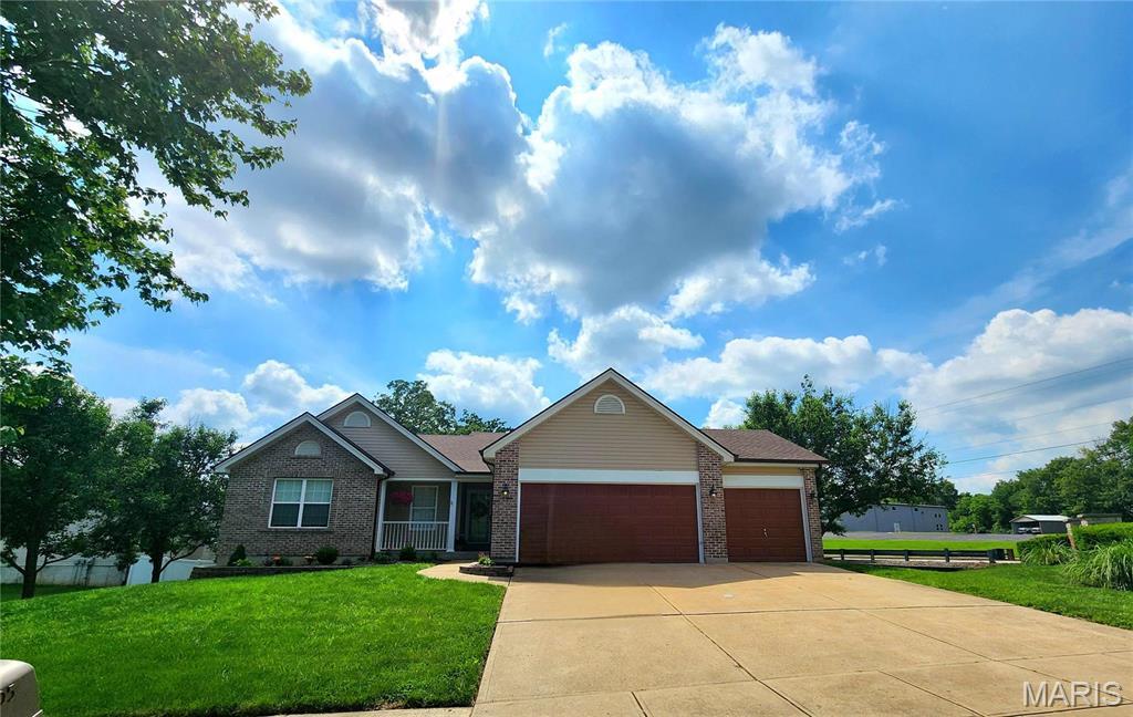805 Silver Lake View Dr, Pacific, MO 63069 - photo 2