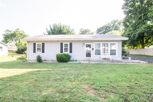811 Dewey St, Belleville, IL 62221 - photo 1