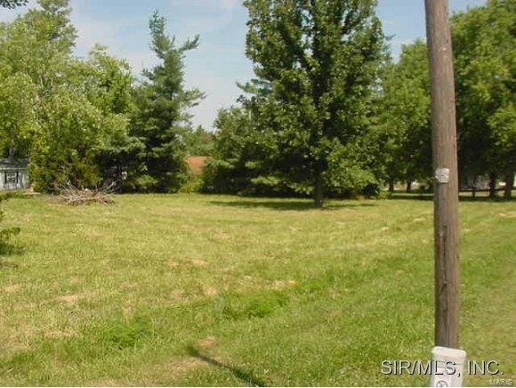 302 N State St, Sorento, IL 62086